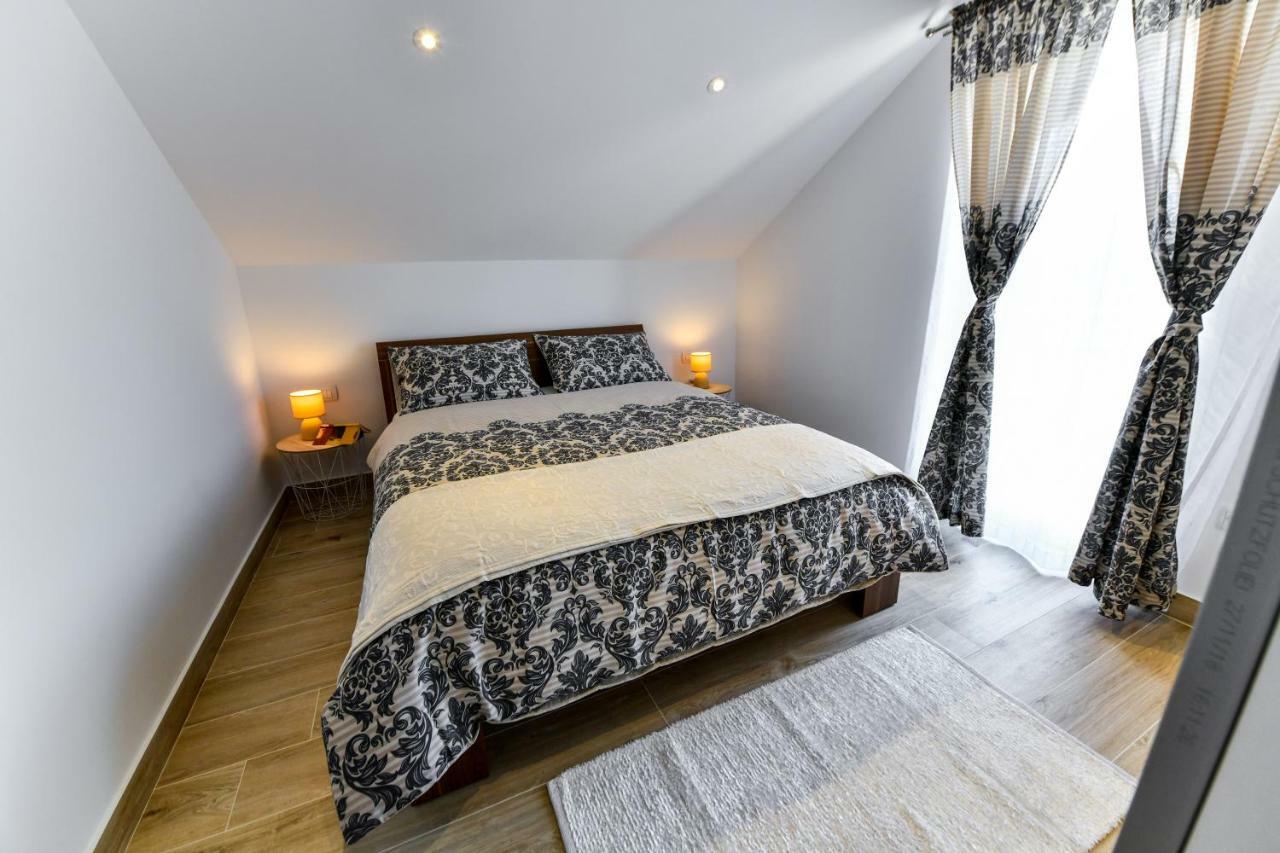 Cambi Lux Apartment Otok  Exterior foto