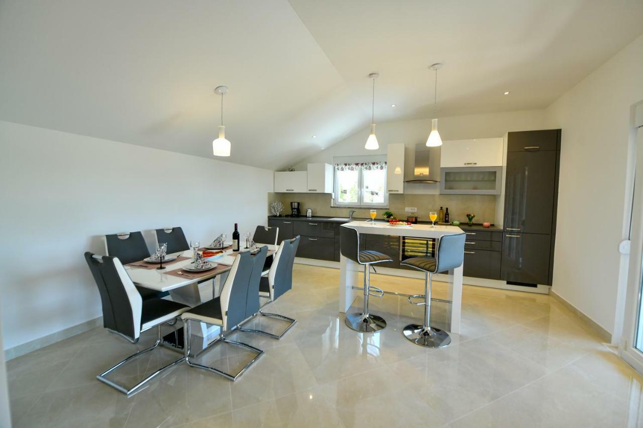 Cambi Lux Apartment Otok  Exterior foto